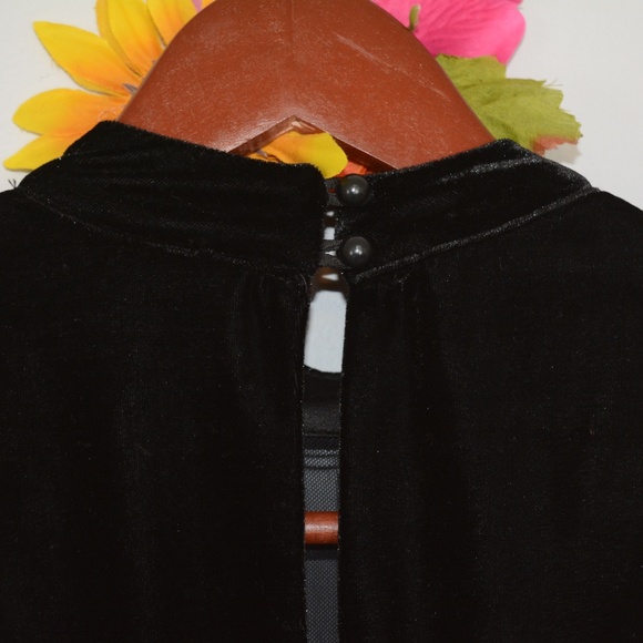 Emerald Sundae Dresses Von Maur Black Velvet Cocktail Dress Short S